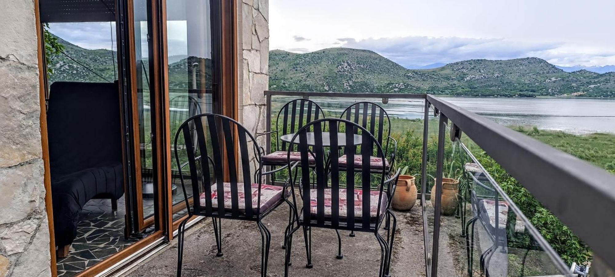 Holiday Home Haustor With Skadar Lake View พอดโกริกา ภายนอก รูปภาพ